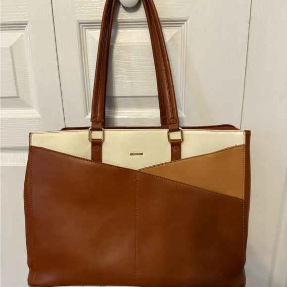 Elegant Brown and Cream Tote Bag - Picture 3 of 5